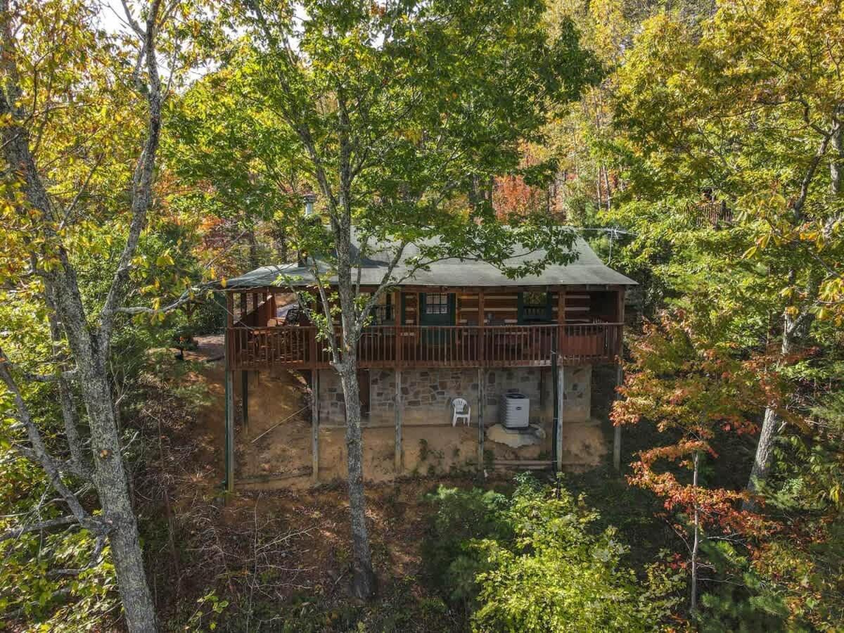 View! Cozy, Private, Fireplace, Hot Tub Log Cabin, Honeymoon! Sevierville Bagian luar foto